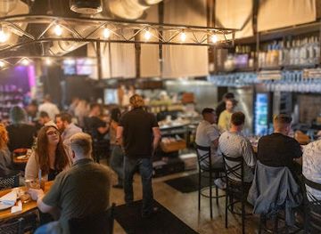 florida/pensacola/restaurant/86-forks-bar-table