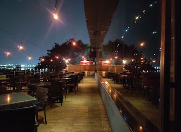 india/hyderabad/restaurant/the-water-front