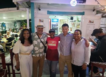 barbados/holetown/restaurant/soca-dawgs