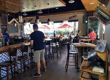 california/huntington-beach/restaurant/simmzy-s