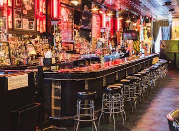 michigan/grand-rapids/heritage-hill/restaurant/stella-s-lounge