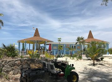 the-bahamas/berry-islands/restaurant/the-beach-club