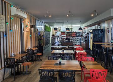 australia/great-ocean-road/restaurant/waves-cafe