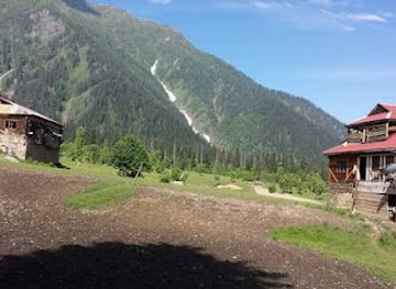 pakistan/ratti-gali-lake/restaurant/ratti-gali-resort-dawarian-khuwaja-shabbir