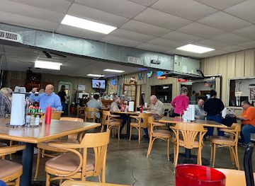 louisiana/bayou-country/restaurant/pelicans-on-the-bayou