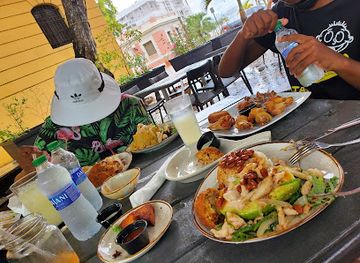 puerto-rico/puerto-rican-cordillera/restaurant/puerto-criollo