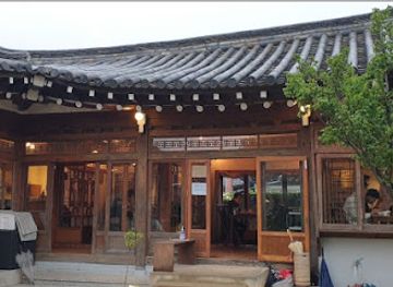 south-korea/gyeongju-historic-areas/restaurant/dongli