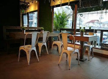 trinidad-and-tobago/nariva/restaurant/naked-cafe