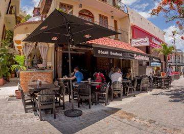 mexico/playa-del-carmen/restaurant/carboncitos