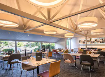 Savvy Restaurant & Bar