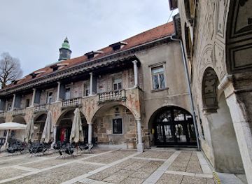 slovenia/lower-carniola/restaurant/plecnikov-hram