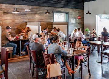 ohio/amish-country/restaurant/amish-country-donuts-cafe