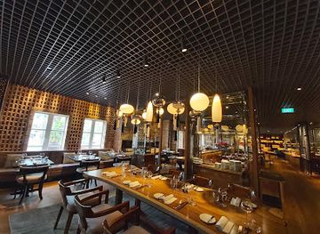 vietnam/ho-chi-minh-city/restaurant/square-one