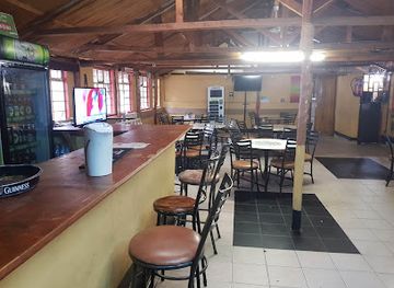 kenya/eastern-region/restaurant/road-house-grill-dennis-pritt
