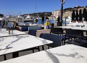 france/cassis-calanques/restaurant/le-8-et-demi