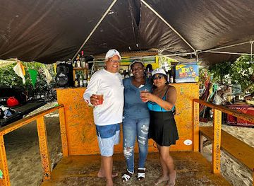 british-virgin-islands/west-end/restaurant/patricias-beach-bar