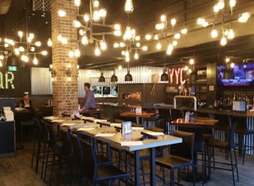 canada/ottawa/glebe/restaurant/crust-crate-fast-fired-pizza-pub