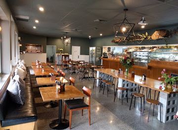 new-zealand/hamilton/restaurant/two-birds-eatery