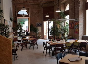 hungary/pecs/restaurant/reggeli