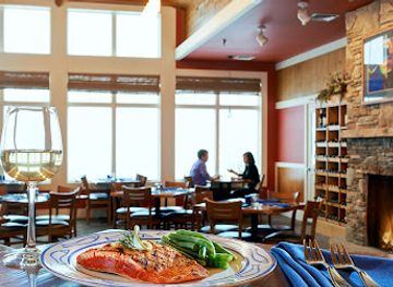 minnesota/lake-superior/restaurant/ledge-rock-grille