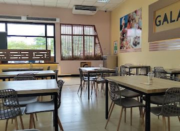 equatorial-guinea/luba/restaurant/galambo-comida-rapida-edificio-muankaban