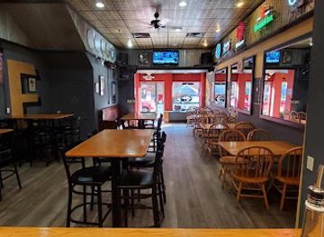 ohio/marietta/restaurant/over-the-moon-pub-pizza