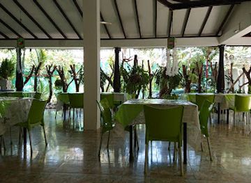 sri-lanka/vavuniya-district/restaurant/rock-side-hotel