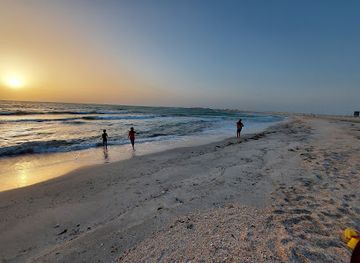 qatar/dukhan-beach/restaurant/dukhan-public-beach