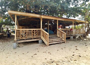 sierra-leone/john-obey-beach/restaurant/menyeleh-s-beach-bar-and-restaurant