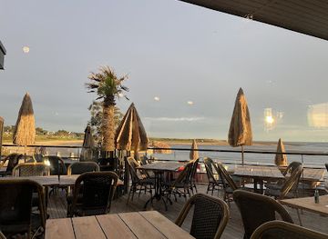 france/brittany-coast/restaurant/les-pieds-dans-l-eau