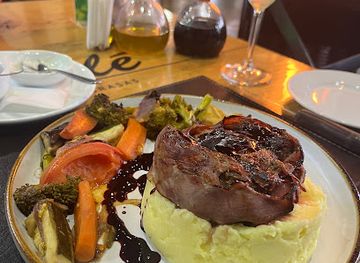 chile/puerto-varas/restaurant/magnolia-steak-house-y-vina-arboleda