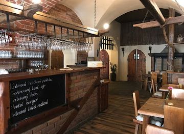 czechia/hradec-kralove/restaurant/restaurant-archway