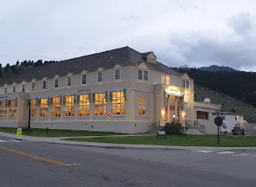 montana/yellowstone-national-park/restaurant/mammoth-dining-room