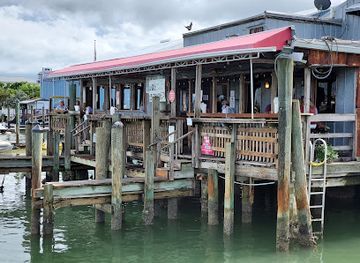 florida/st-petersburg-beach/restaurant/the-wharf-restaurant