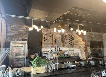 wyoming/cheyenne/restaurant/paris-west