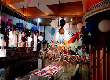 india/varanasi/restaurant/treat-cafe-dine-best-restaurant-in-varanasi-veg-non-veg-family-restaurant