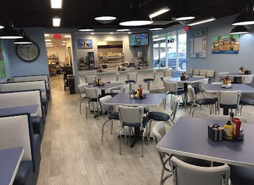 michigan/charlevoix/restaurant/harbor-view-cafe