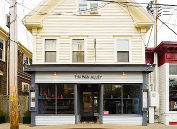 massachusetts/provincetown/restaurant/tin-pan-alley