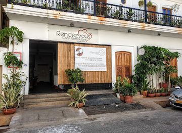 india/pondicherry/white-town/restaurant/rendezvous-cafe-restaurant