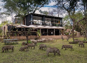 zimbabwe/mana-pools-national-park/restaurant/zambezi-house