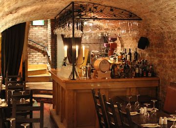ireland/dublin/temple-bar/restaurant/la-caverna-restaurant-and-wine-bar