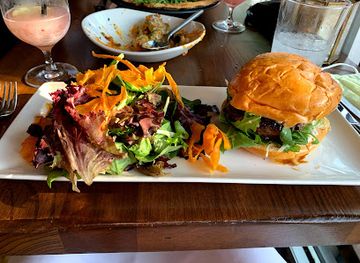 pennsylvania/southern-alleghenies/restaurant/bonfire-food-and-drink