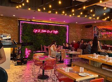 canada/niagara-falls/restaurant/la-favella