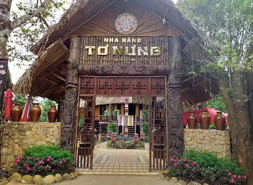 vietnam/central-highlands/restaurant/com-lam-ga-nuong-to-nung-bien-ho