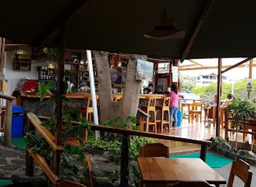 ecuador/galapagos-islands/restaurant/plaza-el-jardin-galapagos