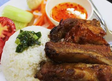 vietnam/quy-nhon/restaurant/nha-hang-luu