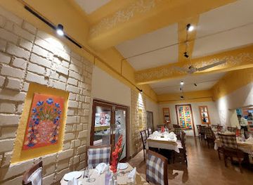 pakistan/thar-desert/restaurant/salt-n-pepper-village-lahore