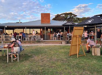australia/great-ocean-road/restaurant/aireys-pub