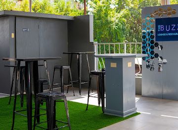 jamaica/manchester-plateau/restaurant/the-buzz-lounge-restaurant