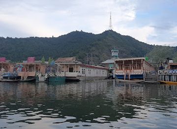 india/kashmir-great-lakes/restaurant/stream-restaurant